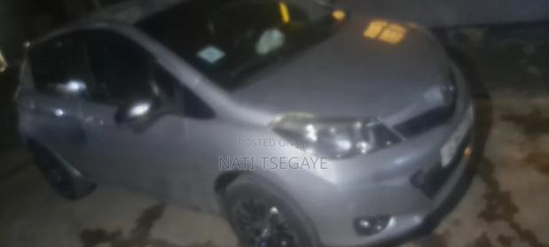 Toyota Yaris LE Hatchback 5dr 2012 Silver