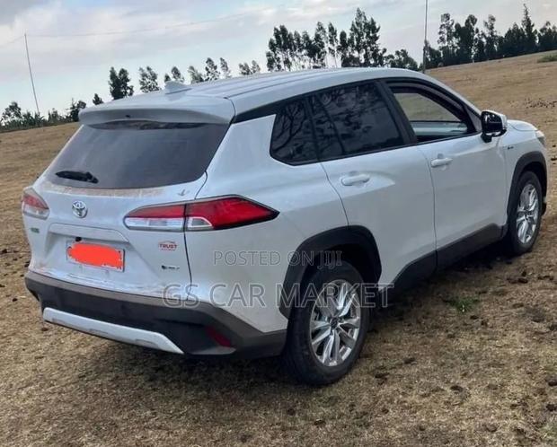 Toyota Corolla Cross Hybrid 2025 White