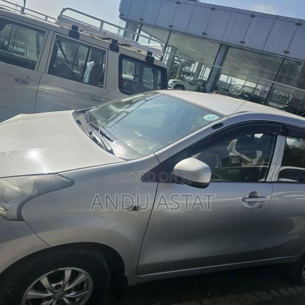 Toyota Avanza 2013 Orange