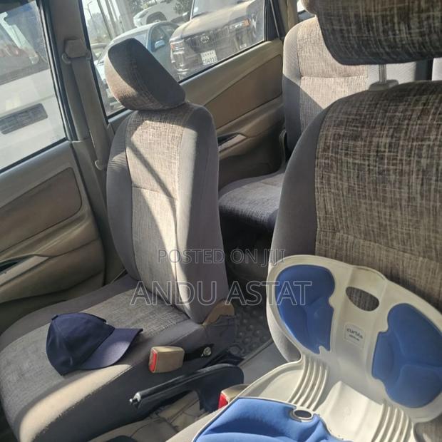 Toyota Avanza 2013 Orange