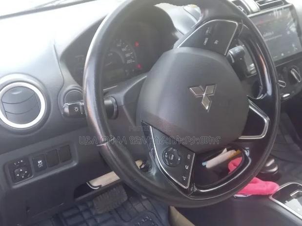Mitsubishi Attrage 2021 Gray