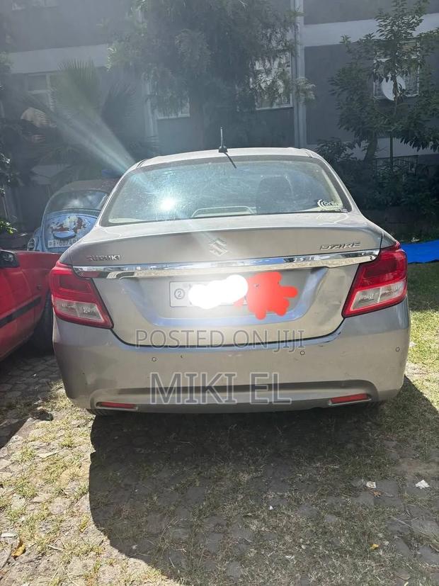 Suzuki Dzire 2022 Silver