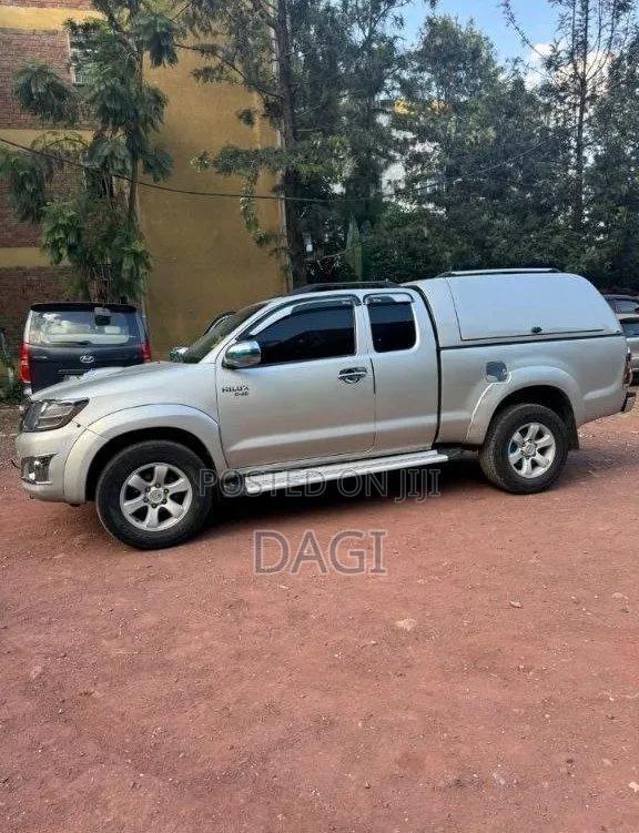 Toyota Hilux 2010 Silver