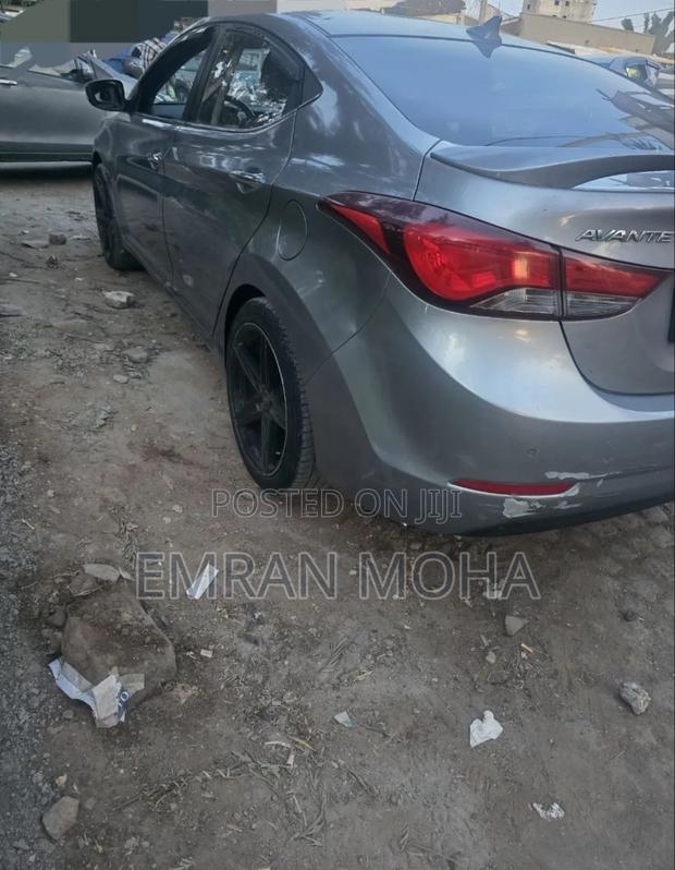 Hyundai Avante 2015 Blue