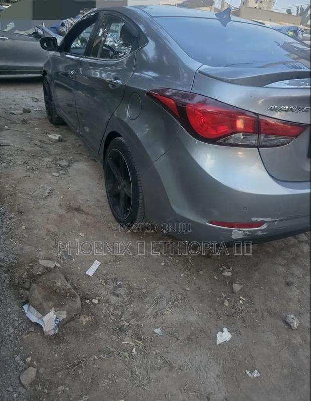 Hyundai Avante 2015 Blue