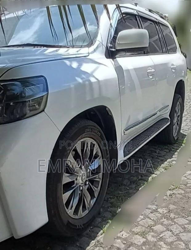 Toyota Land Cruiser 2014 White