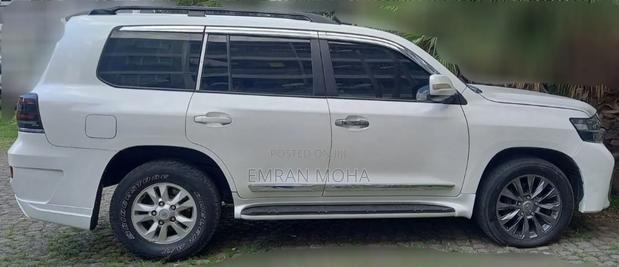 Toyota Land Cruiser 2014 White