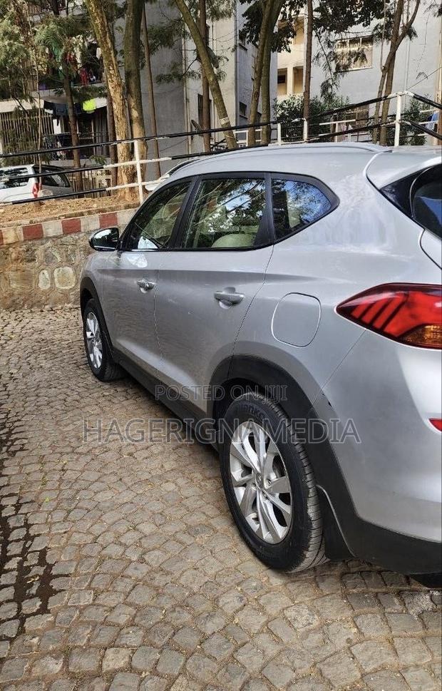Hyundai Tucson 2022 Silver