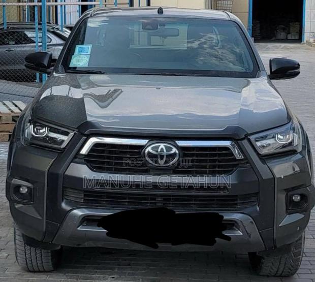 Toyota Hilux 2021 Gray