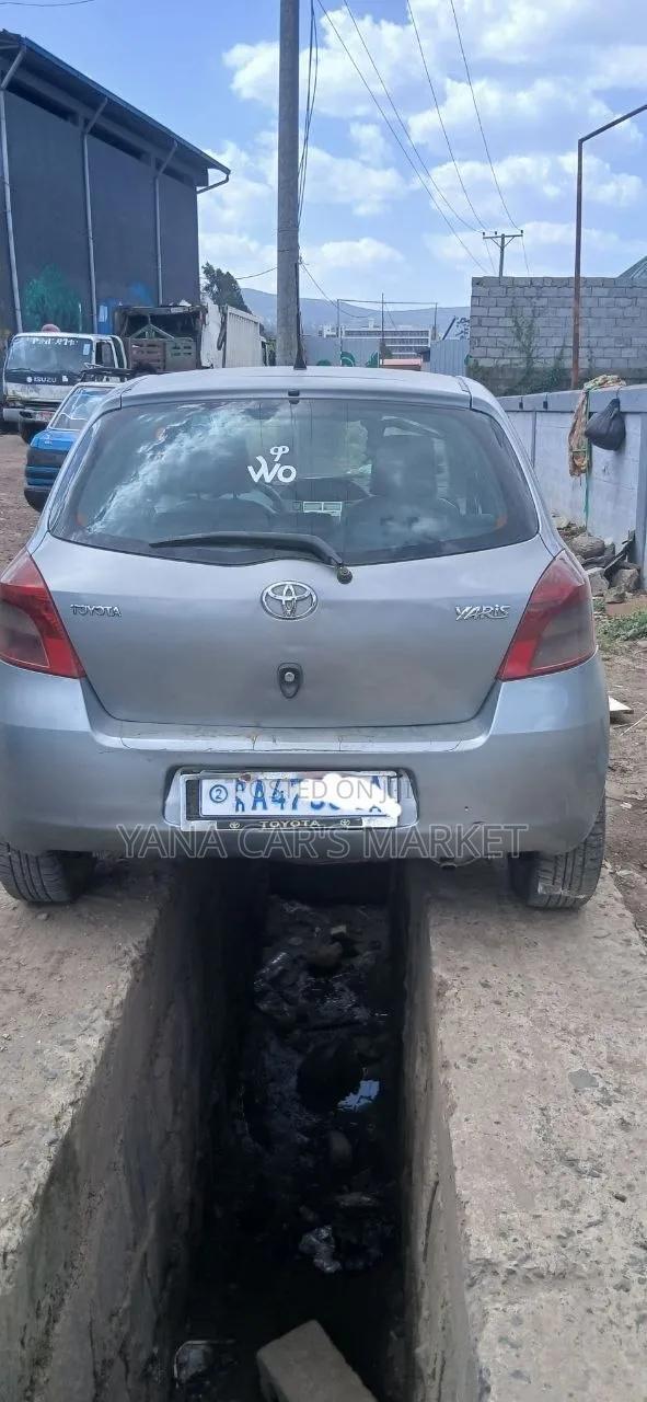 Toyota Yaris 2007 Gold