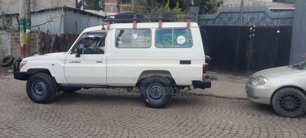 Toyota Land Cruiser 2003 White