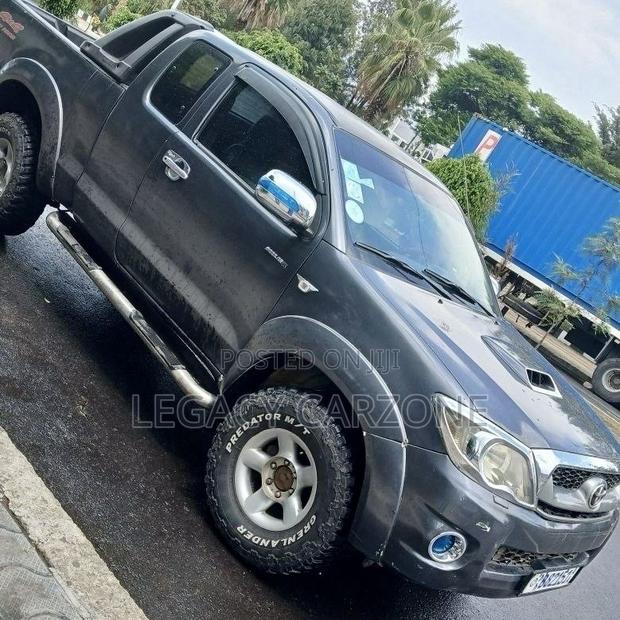 Toyota Hilux 2011 Black
