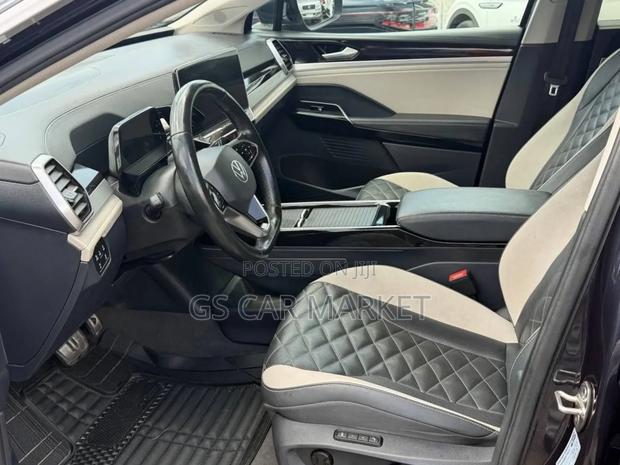 Volkswagen ID.6 Crozz 85 kWh RWD 2022 Gray
