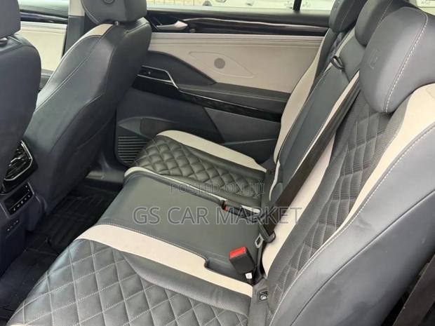Volkswagen ID.6 Crozz 85 kWh RWD 2022 Gray