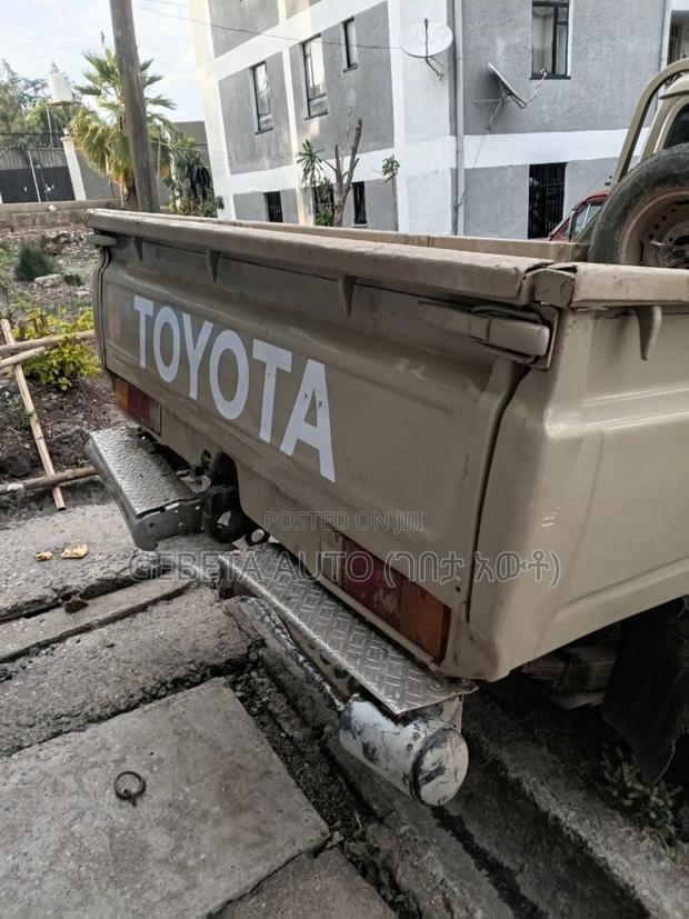 Toyota Land Cruiser 2010