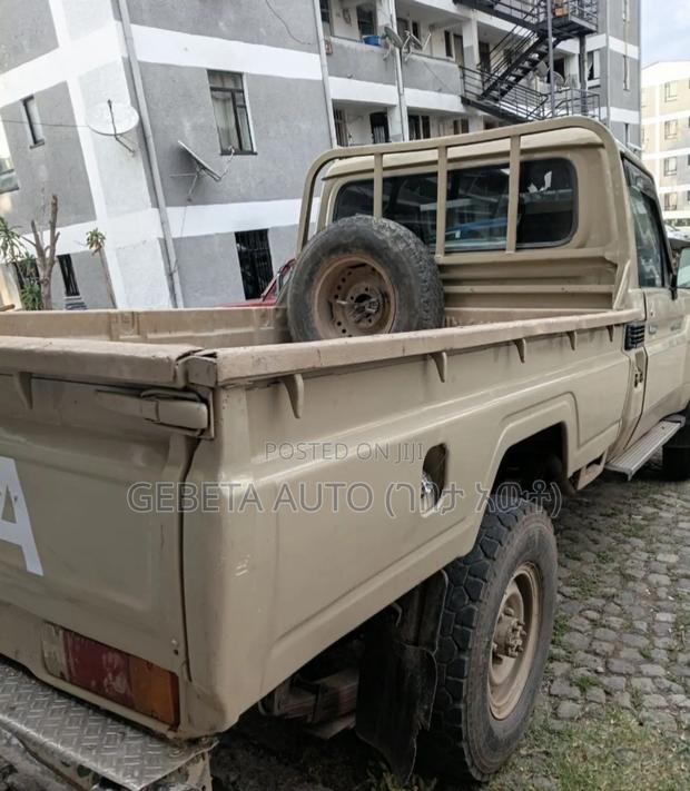 Toyota Land Cruiser 2010