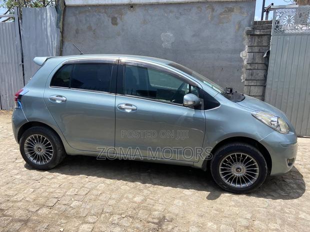 Toyota Yaris 1.0 Eco 2008 Gray