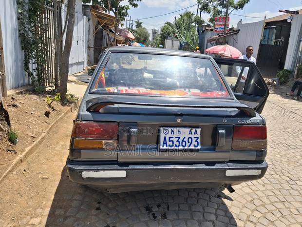 Toyota Corolla 1987 Gray