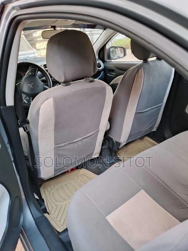 Mitsubishi Attrage 2021 Silver