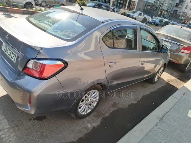 Mitsubishi Attrage 2021 Silver