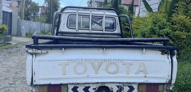 Toyota Mark II 1999 White