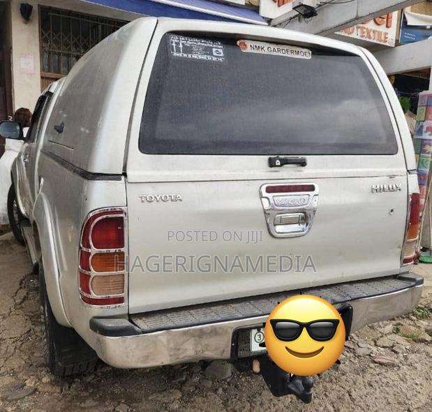Toyota Hilux 2010 Silver
