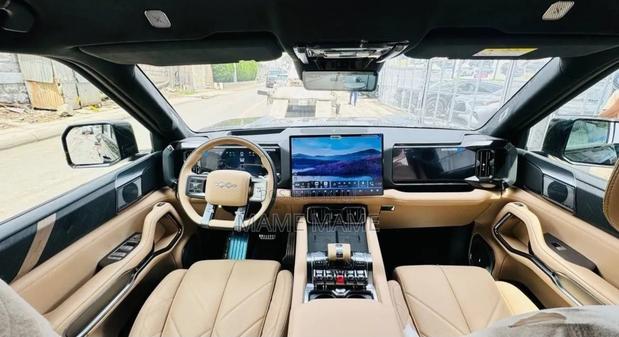 New BYD Leopard 8 2.0 Hybrid AWD 2025 Black