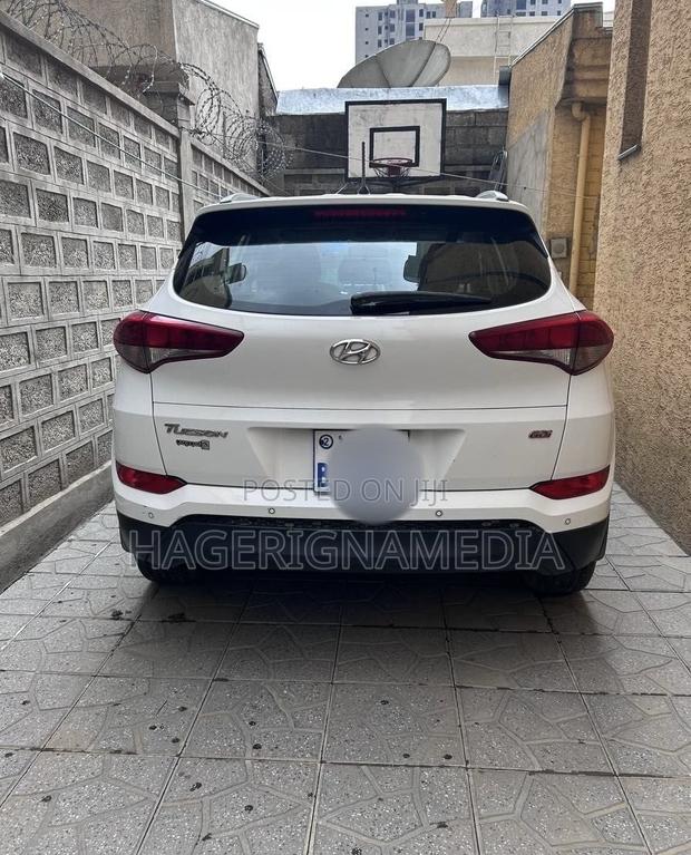 Hyundai Tucson 2018 White