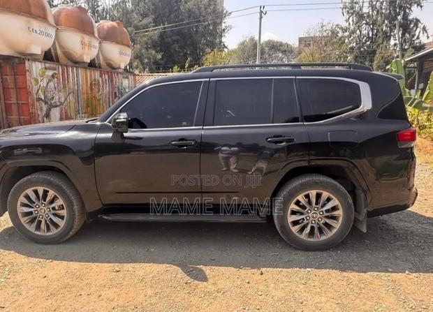 Toyota Land Cruiser 2023 Black