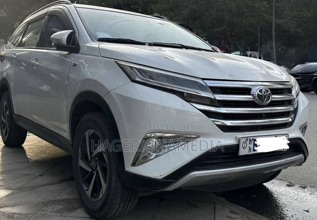 Toyota Rush 2021 White