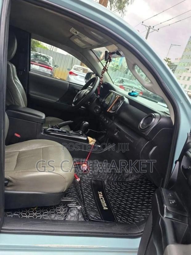 Toyota Tacoma 2019 Gray