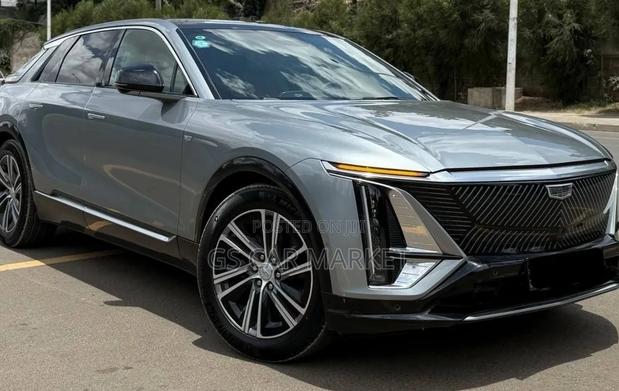 Cadillac Lyriq 2023 Silver