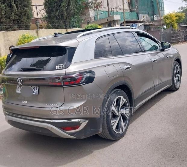 Volkswagen ID.6 Crozz 85 kWh RWD 2022 Brown