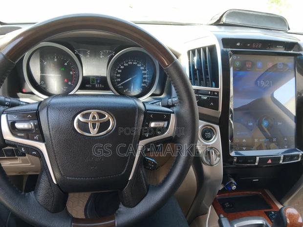 Toyota Land Cruiser 2015 Silver