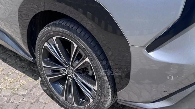 Toyota bZ4X 71.4 kWh AWD 2022 Gray