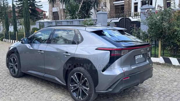 Toyota bZ4X 2023 Gray