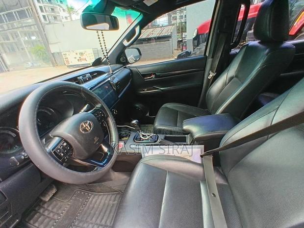 Toyota Hilux 2021 Blue