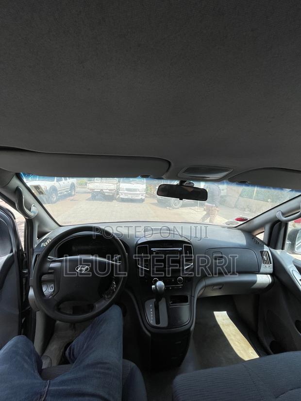 Hyundai H1 2015 Gray