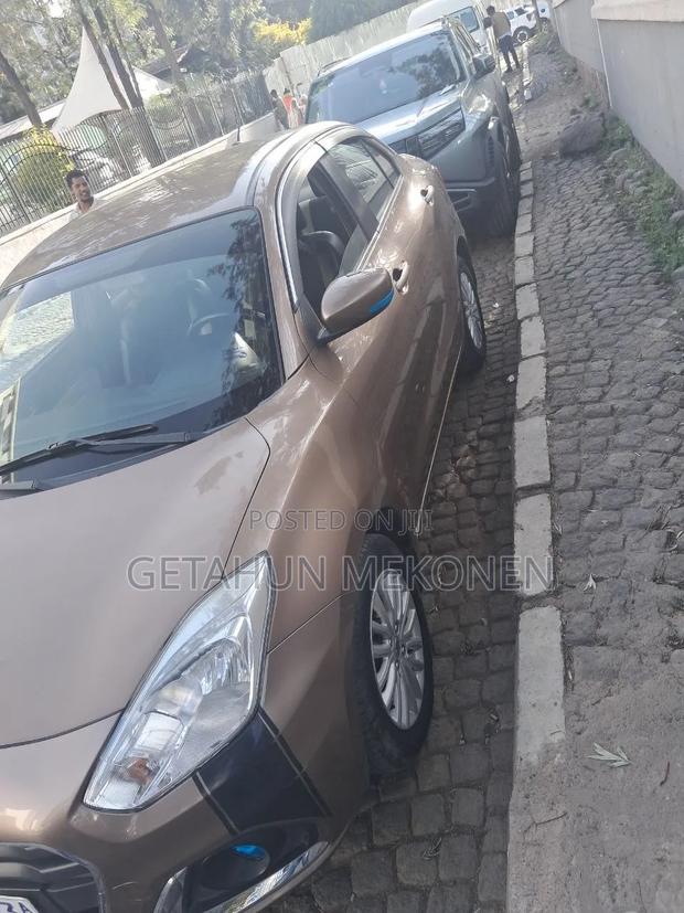 Suzuki Dzire 2022 Gold