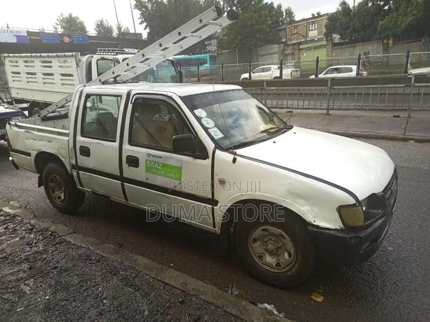 Isuzu KB 2003 White