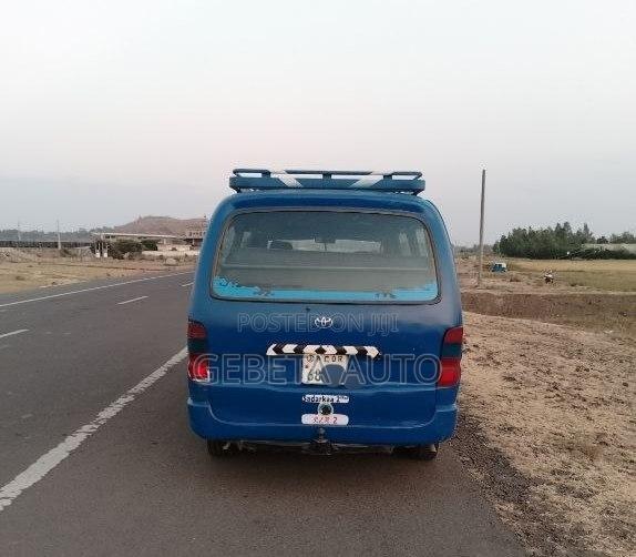 Toyota HiAce 2001