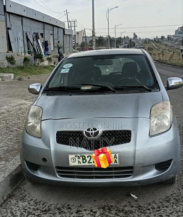 Toyota Yaris 2007 Gray