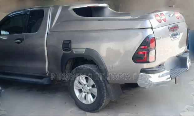 Toyota Hilux 2019 Gray