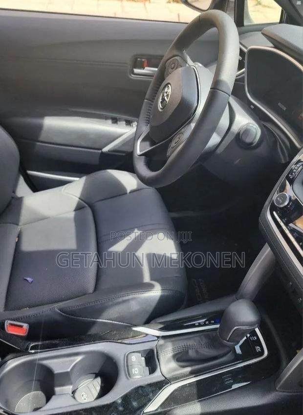 Toyota Corolla Cross Hybrid 2025 Gray