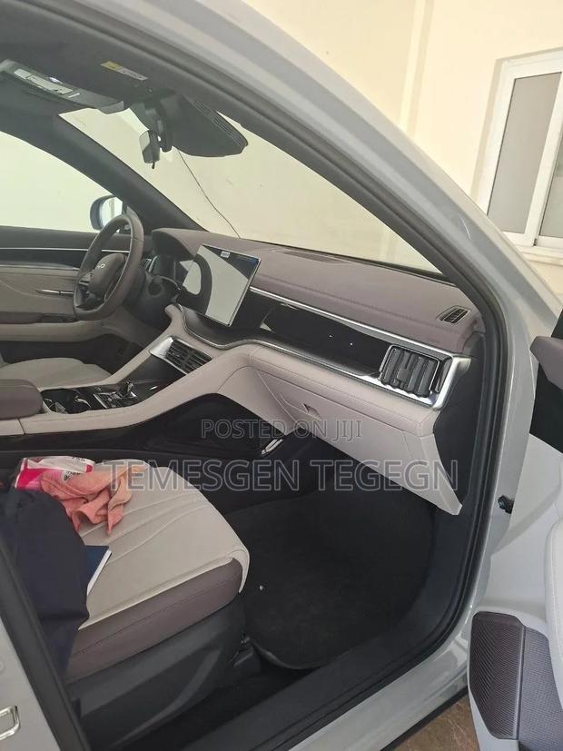 BYD Song Plus DM-i 2025 White