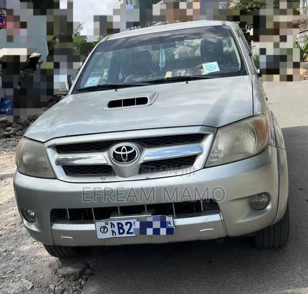 Toyota Hilux 2008 Gray