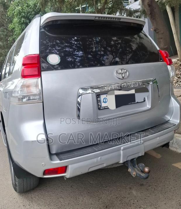 Toyota Land Cruiser Prado 2012 Silver