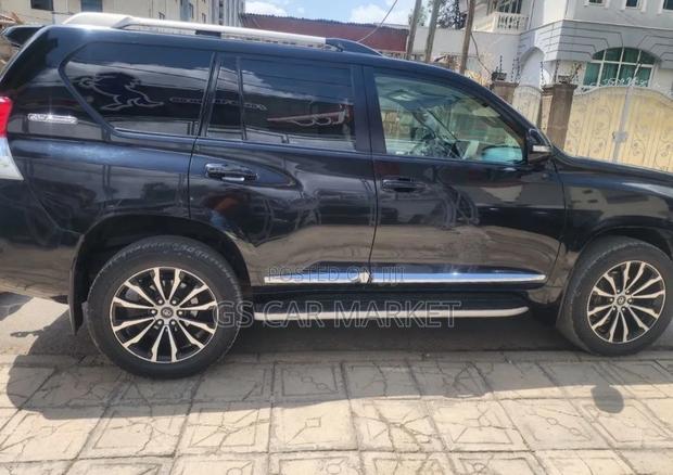 Toyota Land Cruiser Prado 2012 Black