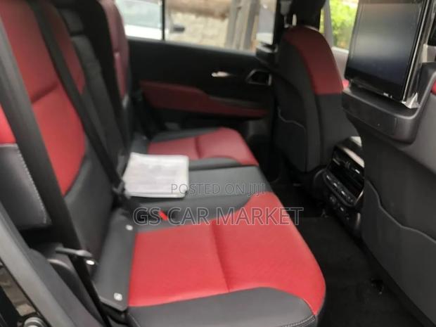 Toyota Land Cruiser LC300 2023 Black