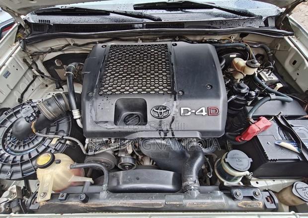 Toyota Hilux 2009 Silver